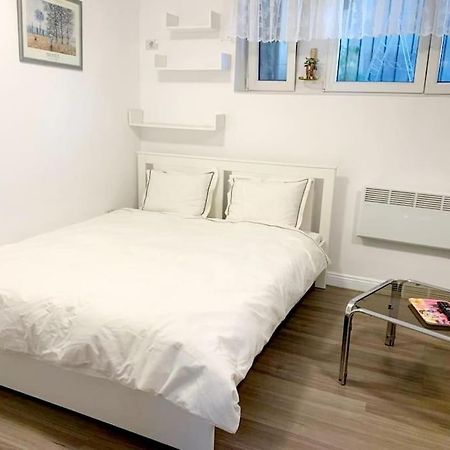 Central Studio Flat Бухарест Екстер'єр фото