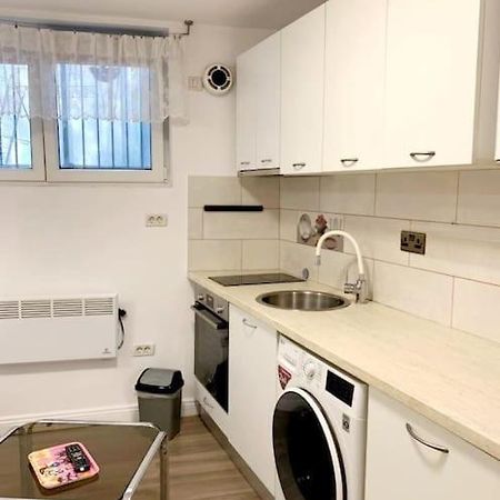 Central Studio Flat Бухарест Екстер'єр фото